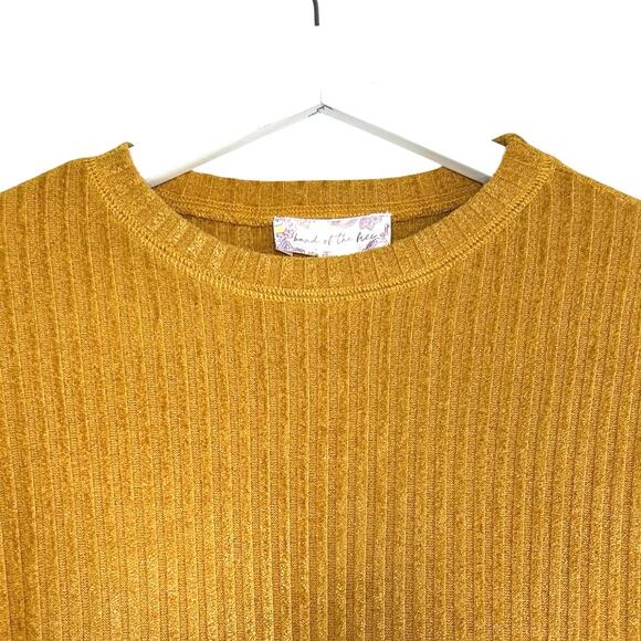 Band of the Free Russel Ribbed Velvet Sweater in Gold - Picture 6 of 9